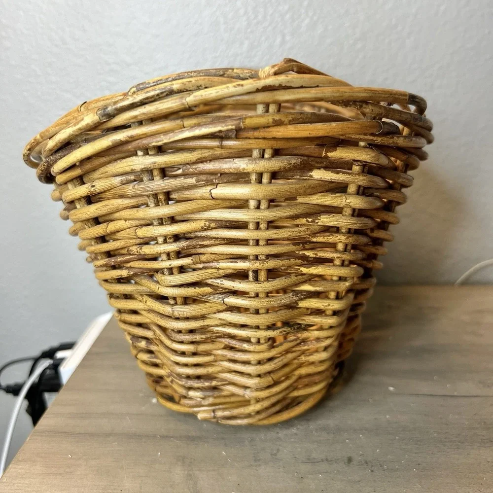 Vintage‎ Woven Wicker Oval Basket 7x10x8 Rustic Storage Planter Boho Decor